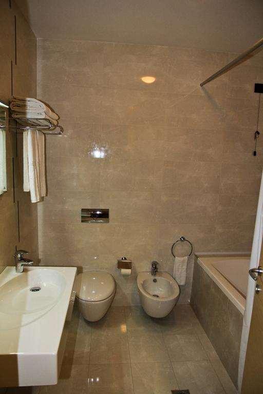 Fieri Hotel فيير الغرفة الصورة