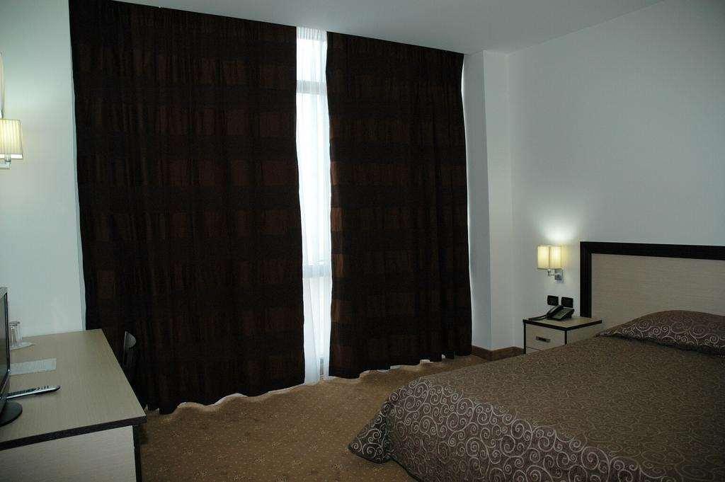 Fieri Hotel فيير الغرفة الصورة